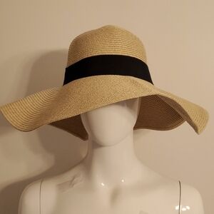 🎄5/$30🎄-Wide Brim Hat Straw
